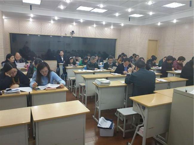 《光之契约》那些善用冷兵器的darling们_BJL平台集团(图4) BJL平台